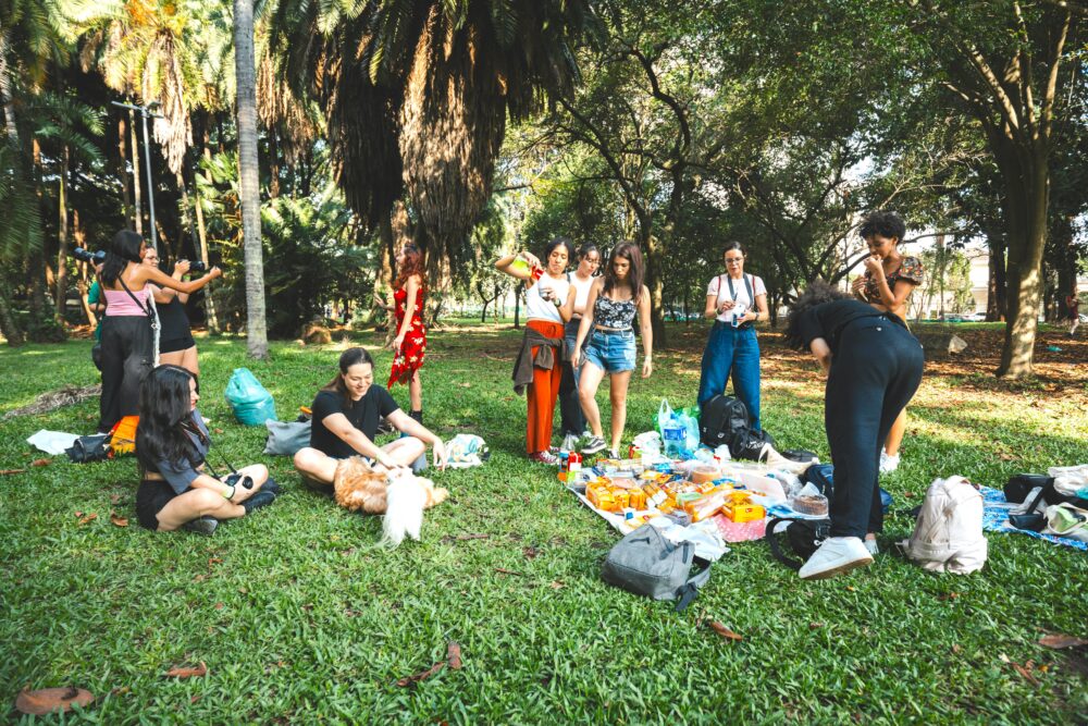 Lanterne e Lucciole: Passeggiata al Parco e Pic-Nic a 6 Zampe